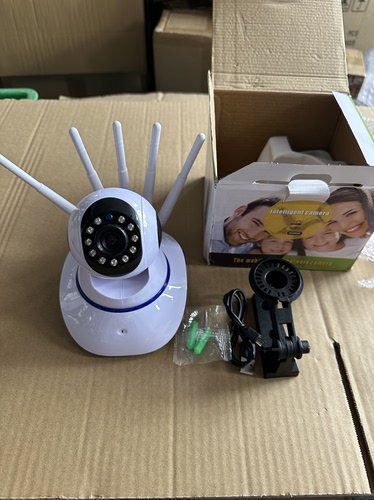 不知好坏，五天线高清家用监控，手机远程随时查看，