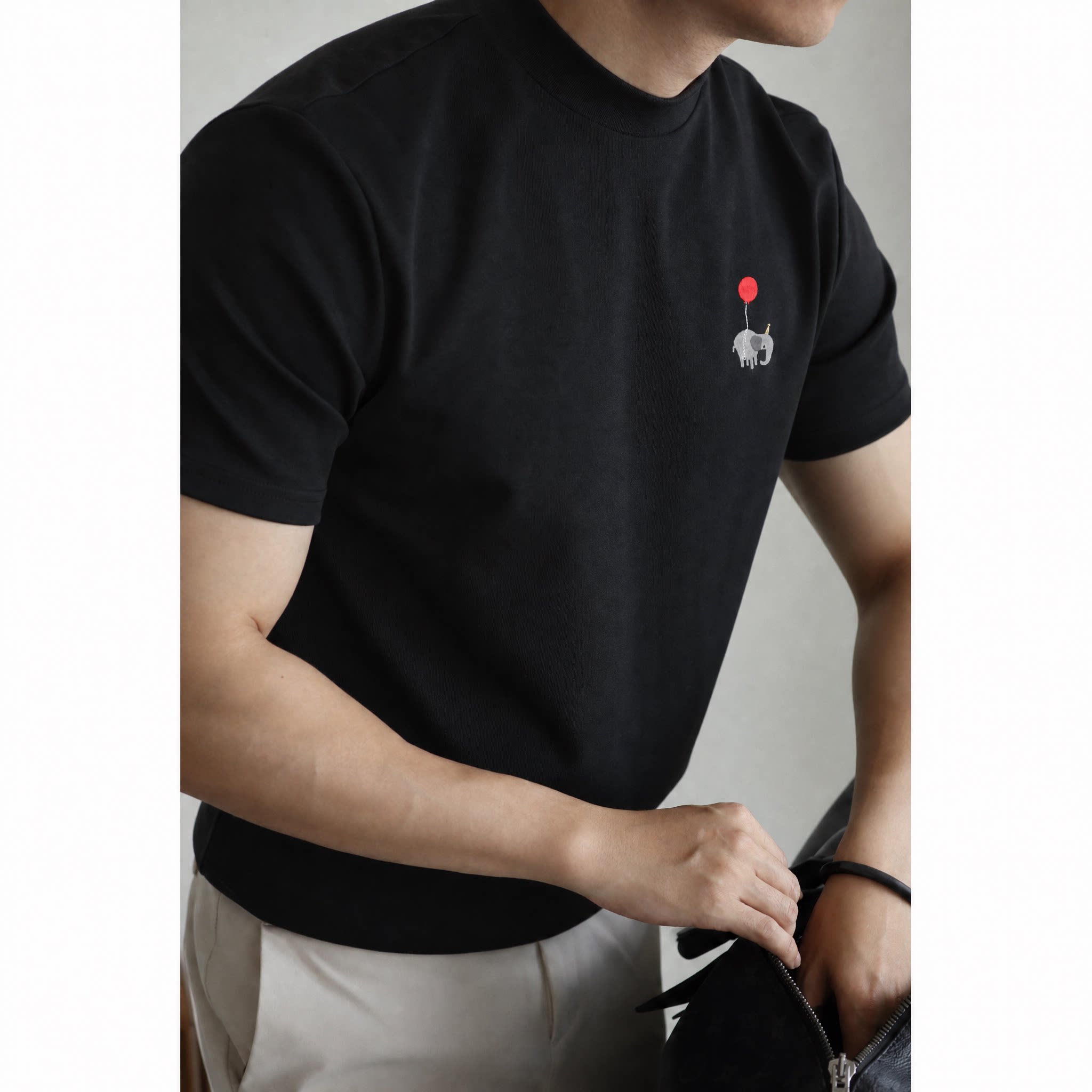 日系简约小象刺绣宠物图案t恤男图片