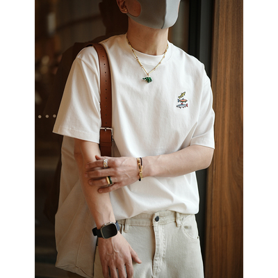 港风基础款精致三条鱼刺绣打底衫