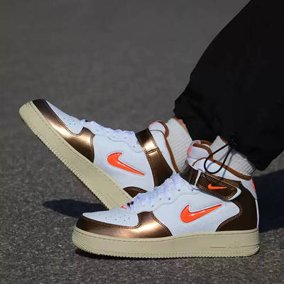 空军一号中帮复古运动休闲板鞋男