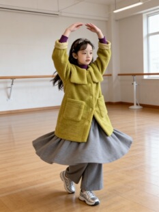 实体同步童装女童长袖外套冬新款甜美花瓣领宽松毛茸茸羊羔毛大衣