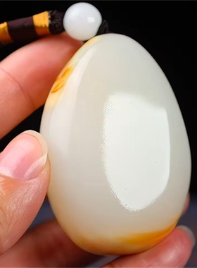 天然新疆和田玉羊脂白玉带皮把件
