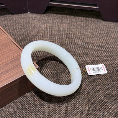 天然和田玉糖白翠羊脂三色玉镯子