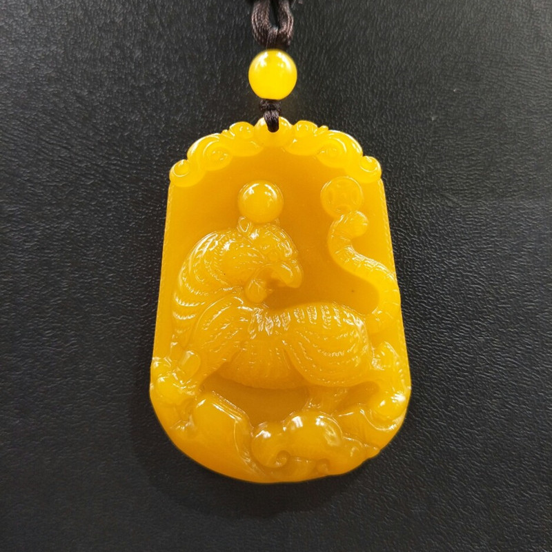 黄龙玉十二生肖玉牌属相吊坠本命年转运鼠牛虎兔龙蛇马羊猴鸡狗猪
