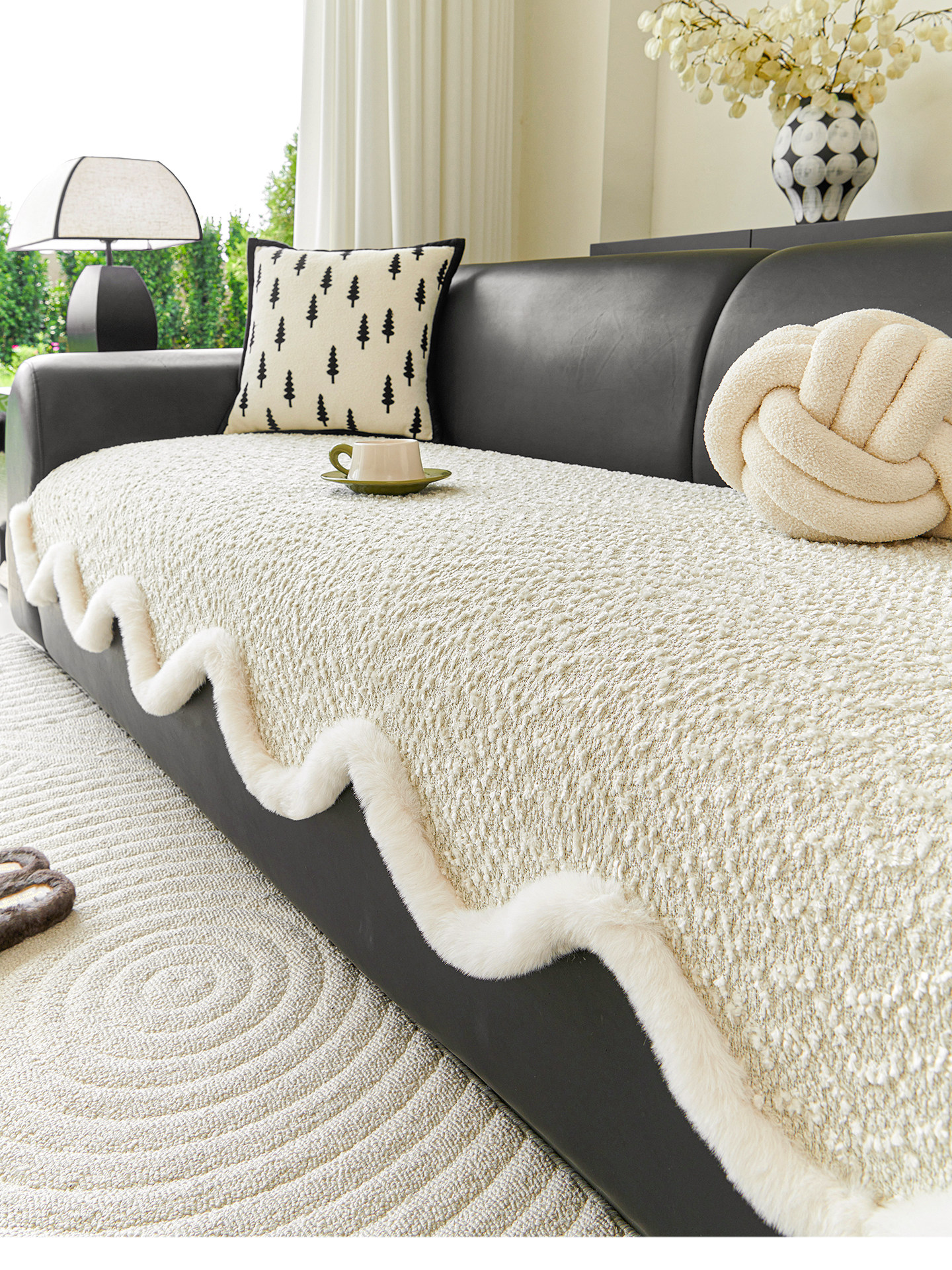 高级感毛边沙发垫四季通用2025新款直排防滑真皮沙发坐垫秋冬盖布