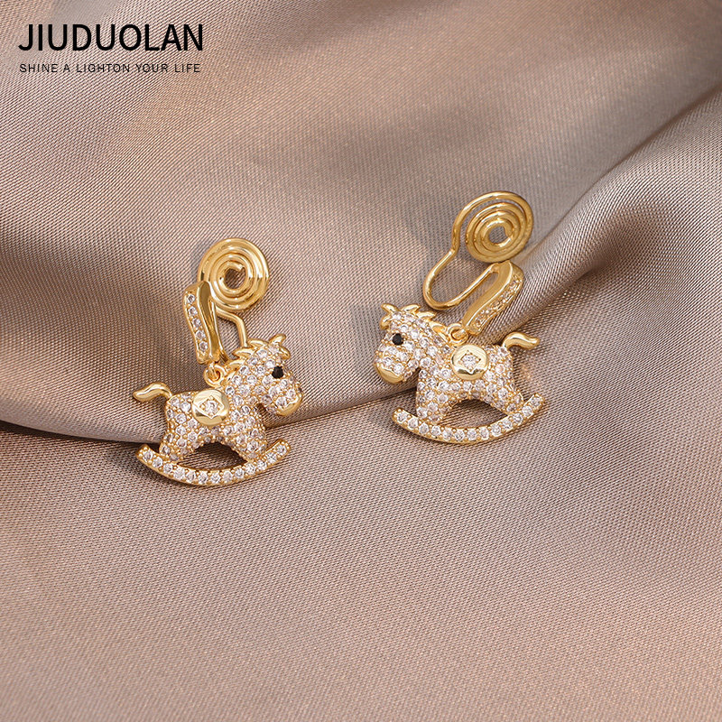 小马耳钉女高级感轻奢本命年耳环马年过年蚊香盘耳夹无耳洞耳饰,饰品/流行首饰/时尚饰品新,耳夹,淘宝优惠券,粉丝福利购,淘宝优惠卷