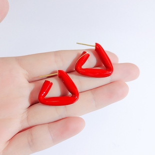 高级感珐琅滴釉三角形耳环欧美时尚复古红色耳钉气质百搭新年耳饰