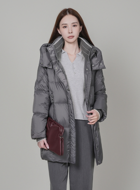 XG/雪歌2025年冬季新款休闲灰色中长款连帽羽绒服女XK406075A984