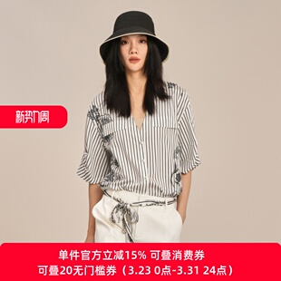 气质显瘦休闲上衣XK221024B499 女宽松V领短袖 雪歌26夏条纹衬衫