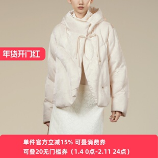 XG/雪歌2025年冬季新款中式休闲刺绣短款羽绒服女XK406072A791