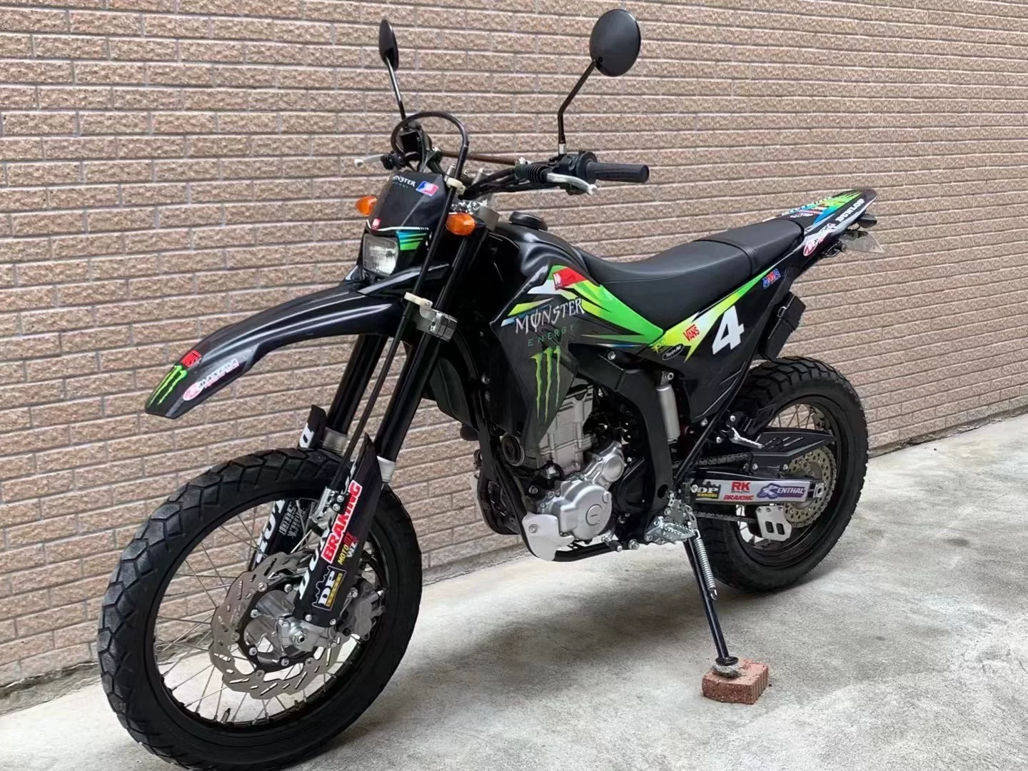 Импортированный Yamaha 250 Горы кросс-кантри Гао Магик Стрит Кар Тяньцзянь Король спортивная машина 400 партийный мотоцикл