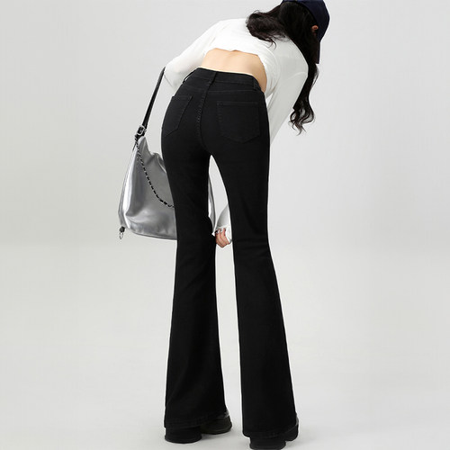 巨显瘦！黑色微喇牛仔裤~