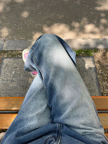 干净好看的牛仔裤，版型绝绝子~