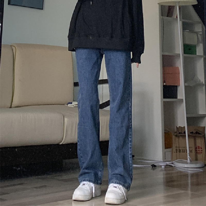 深蓝色梨形身材牛仔裤女