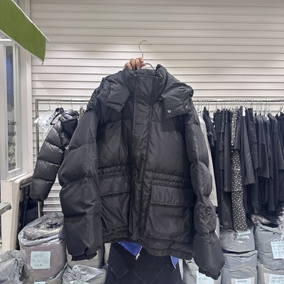 温暖宽大时尚连帽鸭绒羽绒服