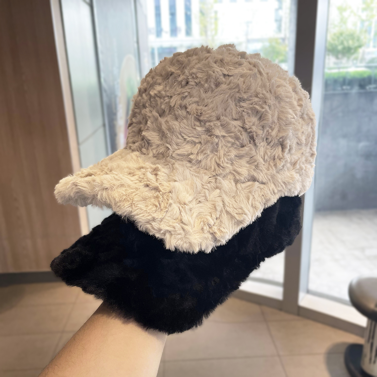 毛绒显脸小羊羔毛百搭硬顶棒球帽