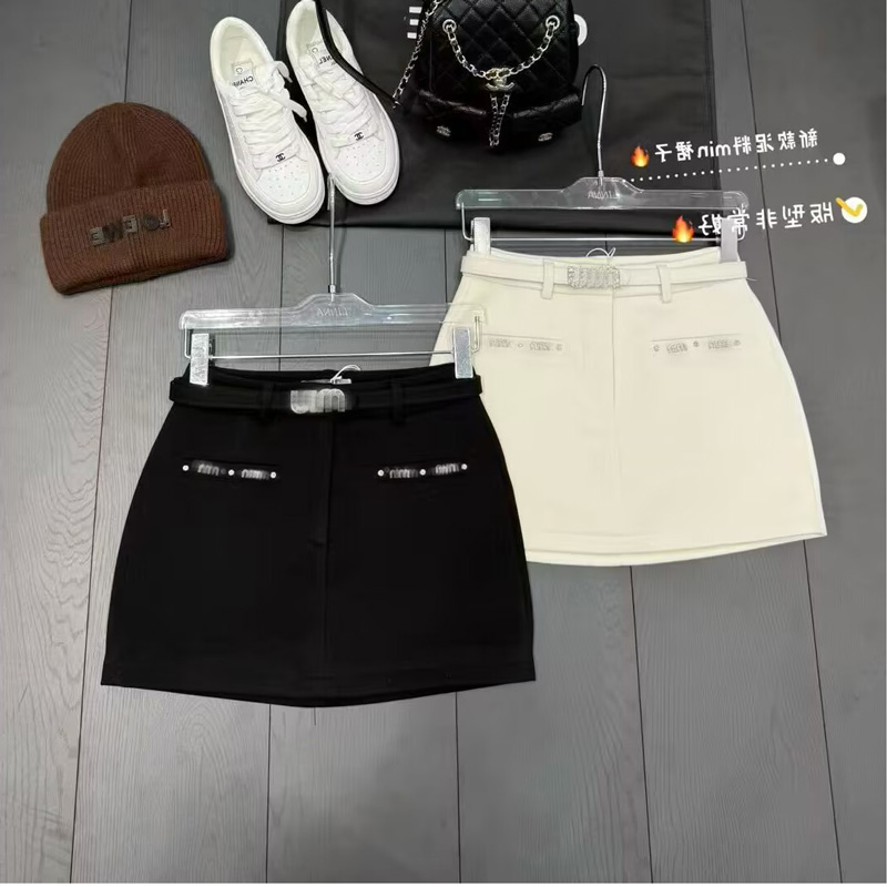 毛呢冬季新款短裙女高腰韩版网红a字修身显瘦半身裙防走光口袋潮