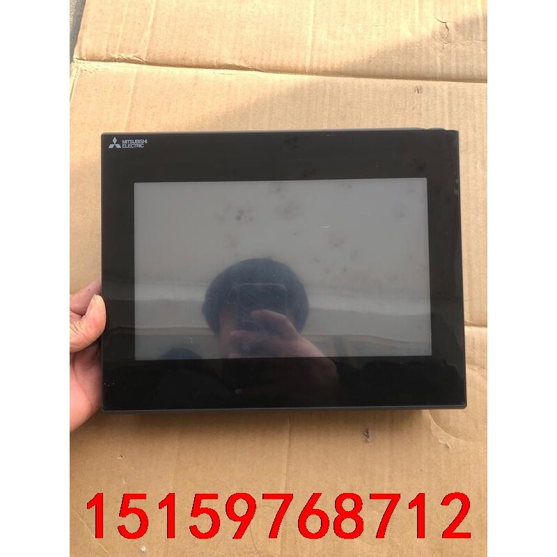三菱触摸屏GS2110-WTBD，现货4台，成色如图，边框出议价