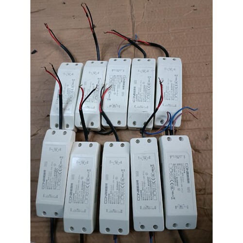 西顿CE5A 12V5A数量9个标价为单价议价