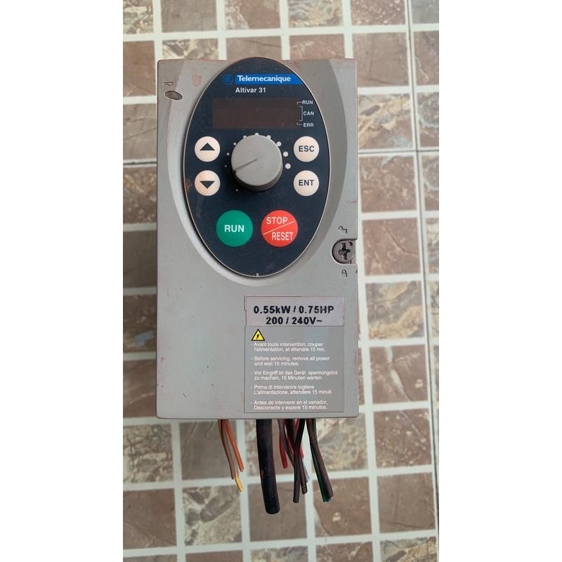 施耐德变频器ATV31H055M2A  0.55kw   原议价