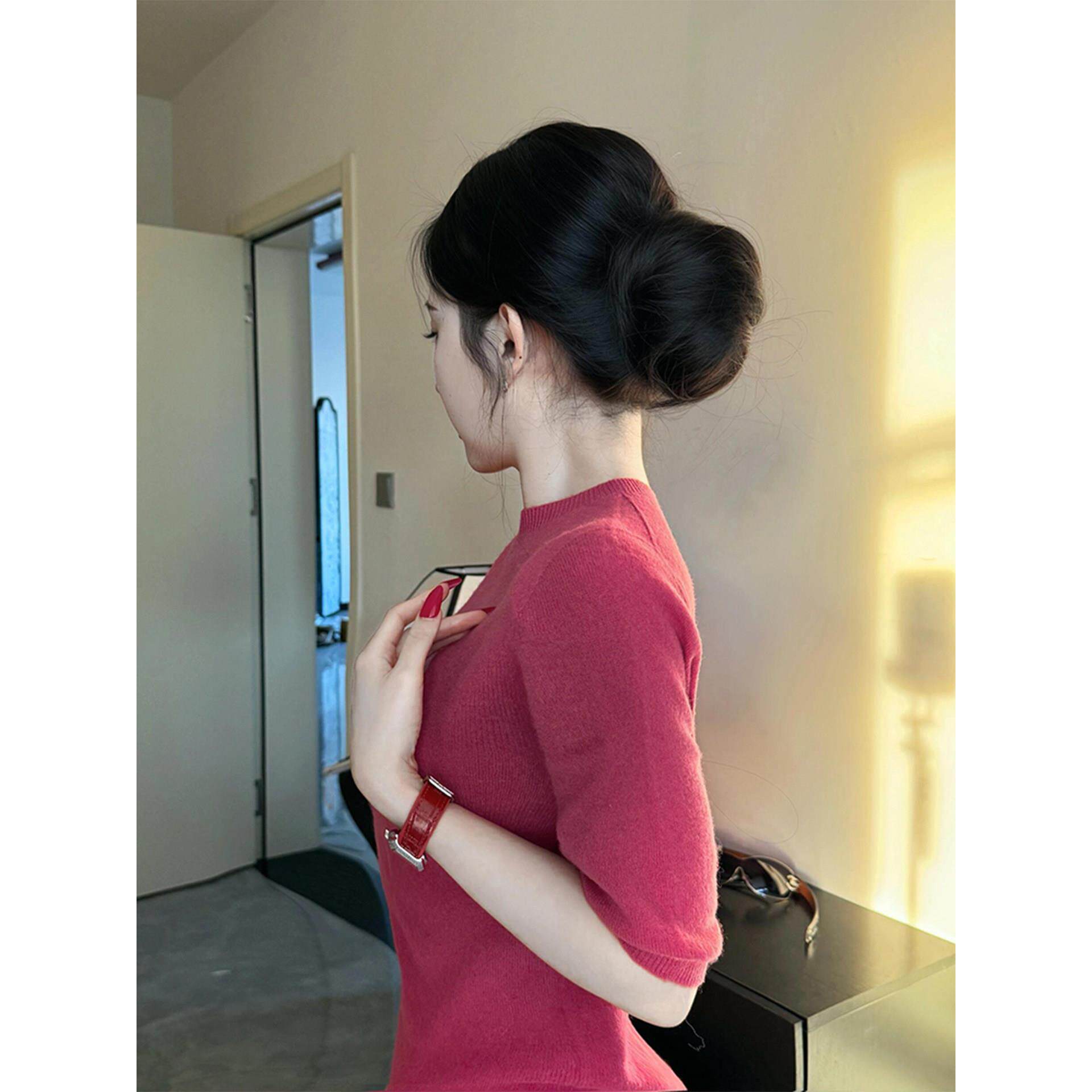 玫红色半高领中袖针织衫女早秋修身内搭五分袖打底衫巨好看的上衣