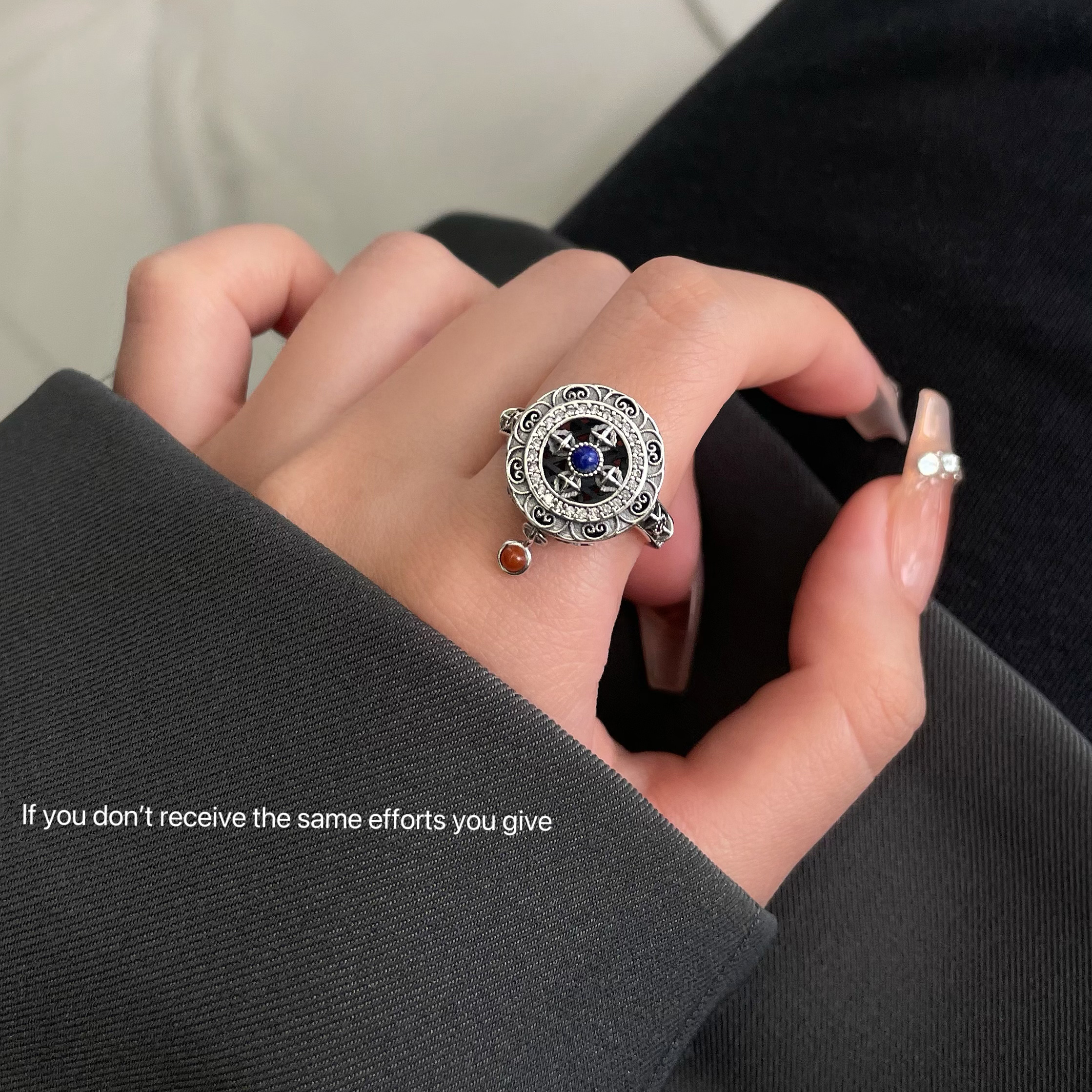 镶嵌天然南红可旋转指环重工戒指