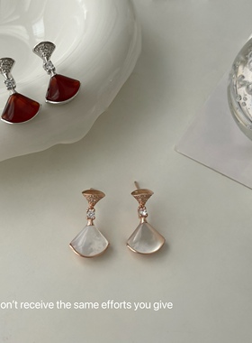 S925纯银韩剧夏娃徐睿知同款耳环小裙子白贝母红色孔雀石扇形耳饰