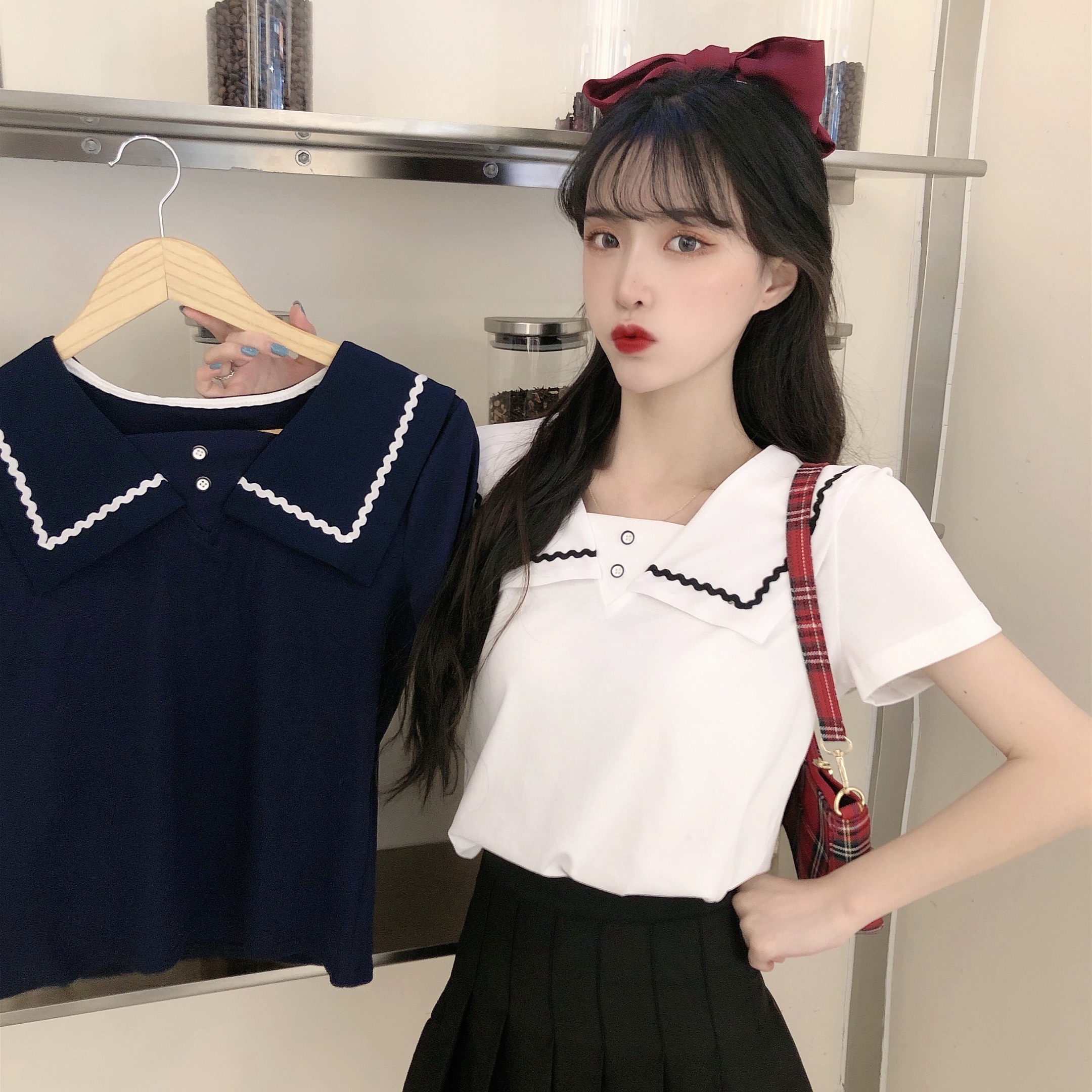 Korean SLIM NAVY collar short sleeve T-shirt
