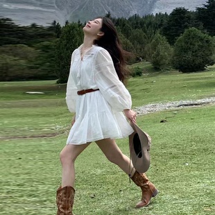 法式白色长袖连衣裙女春夏腰带镂空蕾丝衬衫裙小个子旅游度假短裙