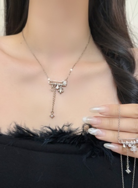 unbeaten复古珍珠别针流苏锁骨链