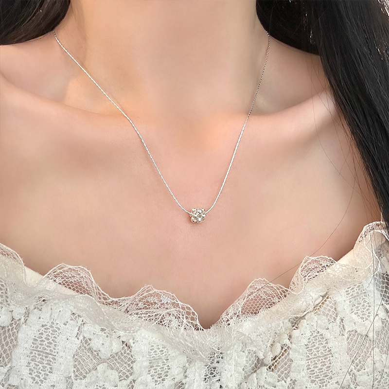 小圆珠葡萄串吊坠项链女小众设计感个性简约轻奢锁骨链细款颈链