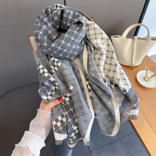 2025新款高级感黑白线条格子围巾女冬季明星同款仿羊绒披肩围脖