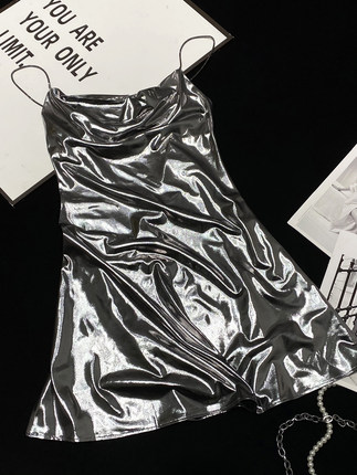 CCA辣妹金属银色亮面吊带裙女内搭赛博朋克风背心裙反光连衣裙女