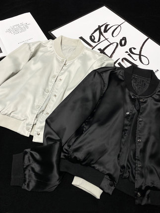 CCA自制辣妹风仿绸缎亮面短款排扣飞行员夹克外套醋酸缎面棒球服