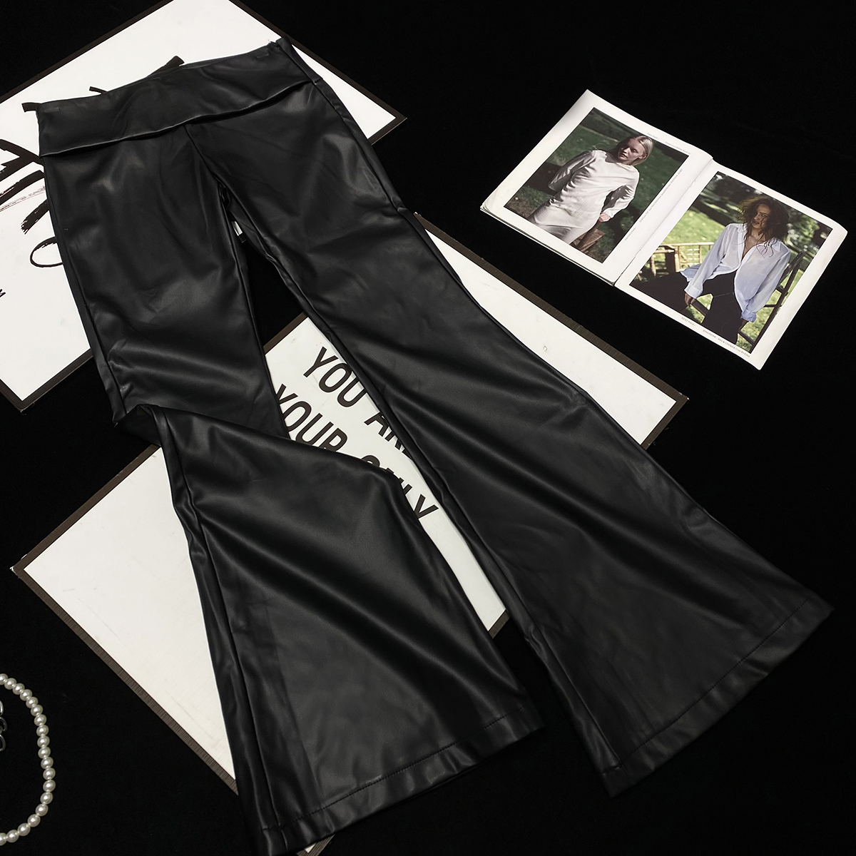 CCA自制辣妹风修身低腰pu皮喇叭裤显瘦黑色微喇拖地时髦皮裤女裤