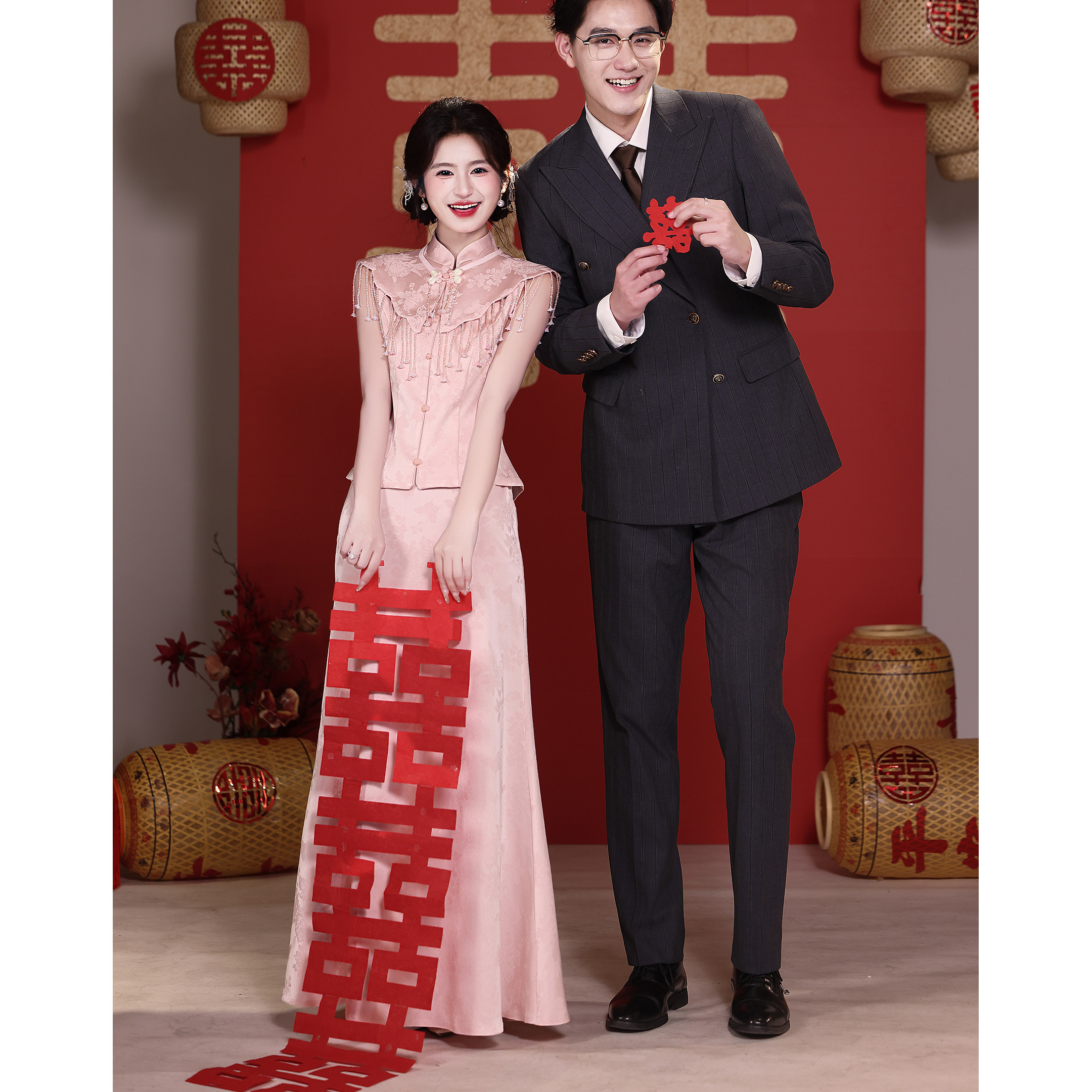 粉色新中式订婚礼服裙女绝美2026新款敬酒服新娘改良旗袍套装披肩