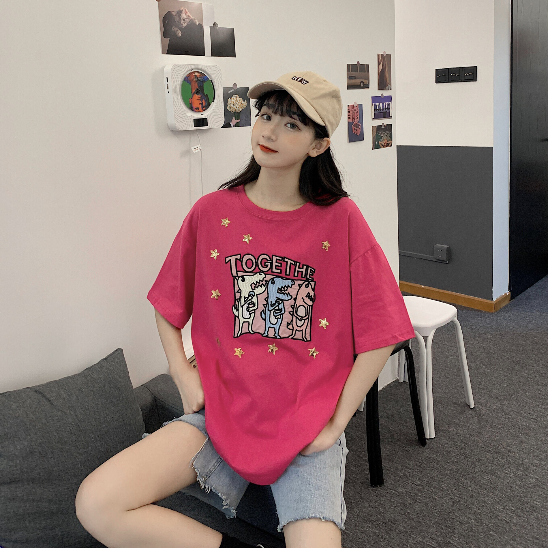 Real shot of new Korean loose round neck mid length girlfriends dinosaur print T-shirt