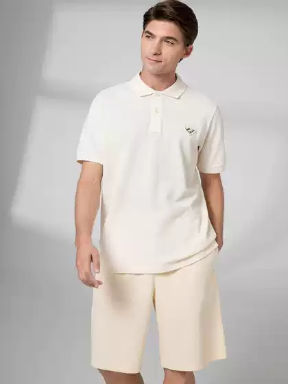 Yishu Store* Stylish and Charming, All-Cotton Mesh Pique, Leather + Triangular Enamel + Slit, Slim-Fit Polo T-Shirt