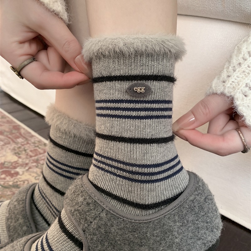 降温啦~灰色条纹系列袜子又上新了~每一双都是绝美！袜子女秋冬