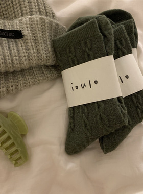 复古绿色bibibi入冬！！简直太复古了！羊毛的材质上脚嘎嘎暖和