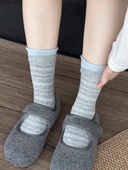 撞色很韩系学院风 韩里韩气 低饱和撞色条纹袜子太温柔啦