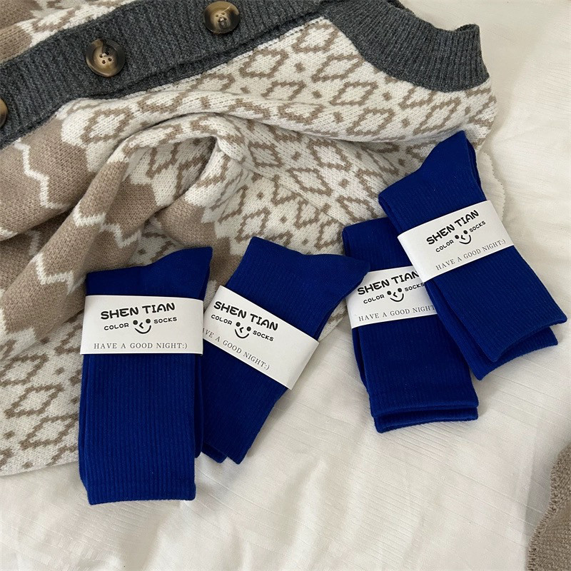 你是克莱因蓝再加一点莫灰^我的意思是你很温柔宝蓝色袜子女