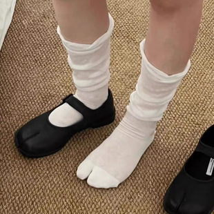 求你们 锁死这小腿袜...可拉直可堆堆 配猪蹄鞋 jue了 喜欢分趾袜