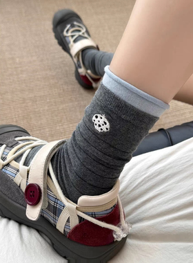 灰蓝色双袜口叠穿！认真的！我穿出门，真的有被路人问！！哈哈哈