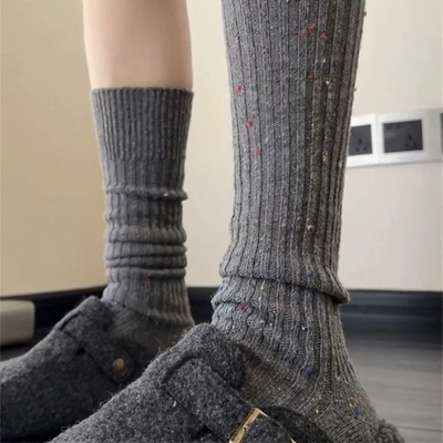 越看越好看的彩点堆堆wa～堆起来穿太好看了~拉直变成小腿袜~