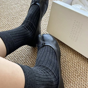 tabi姐妹bi入款 马吉拉脑袋最爱分趾袜～可堆可直 超有氛围感啊