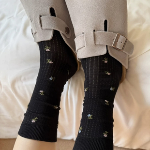 wa子啦 jue了 .黑色小碎花袜 挖到夏天不会闷脚 超透气 超仙