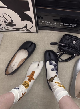 作为马吉拉女孩必须自留的一款分趾袜！也要安利给每个马吉拉女孩