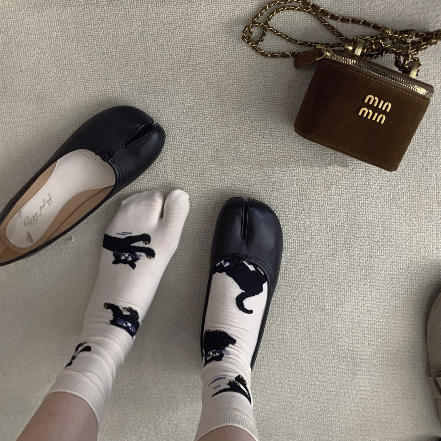 我趣！穿马吉拉tabi的分趾袜！米色猫咪巨巨巨好看！二趾袜子