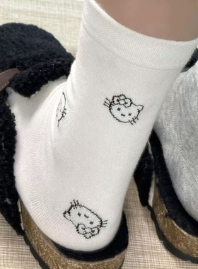 又是为kitty心动的一天呐！！巨巨!可爱~黑白灰色hellokitty袜子